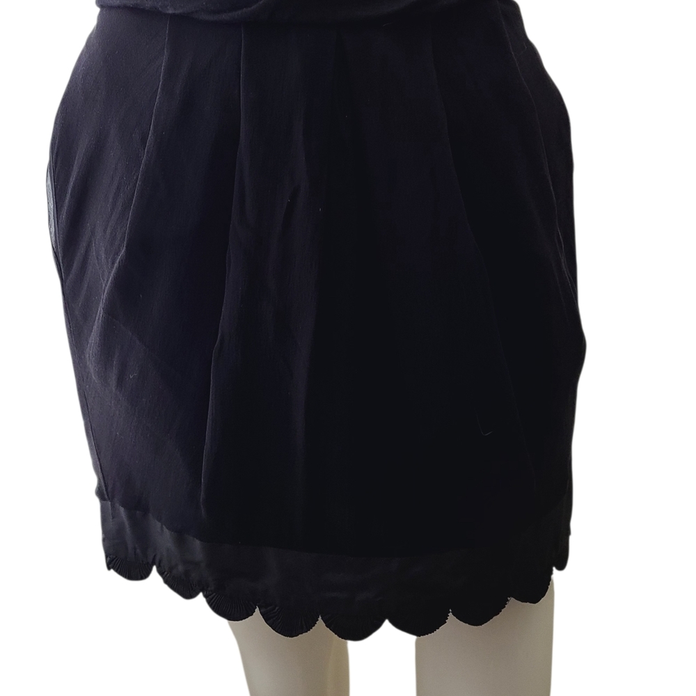 Chloe Elegant Black Silk Scalloped Hem Mini Skirt